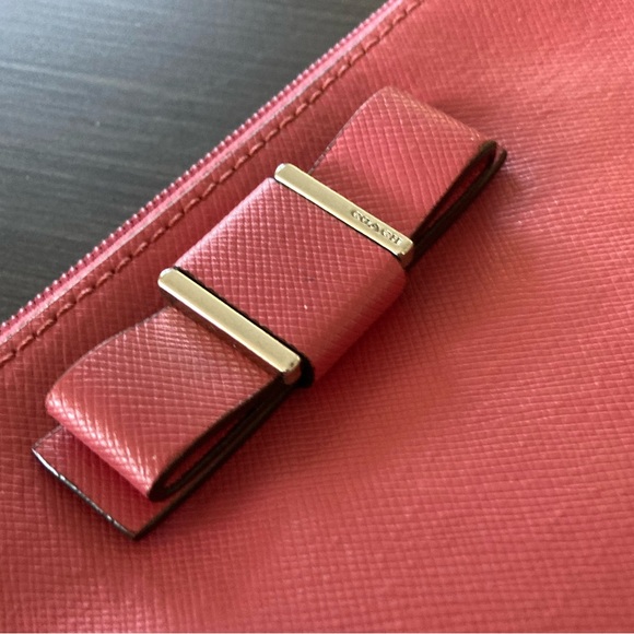 Coach Pink Leather Bow Wristlet - Picture 4 of 11